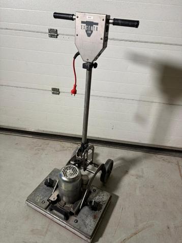 Excentr 55-35 excentrische schrob en schuurmachine als nieuw beschikbaar voor biedingen