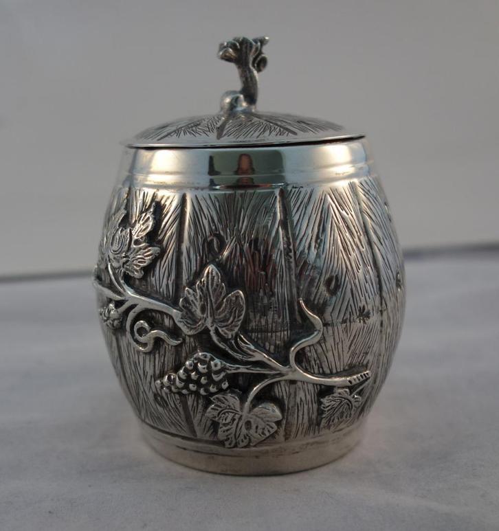 Antiek Zilveren Theebusje - Azië, Antiek en Kunst, Antiek | Glas en Kristal, Ophalen of Verzenden