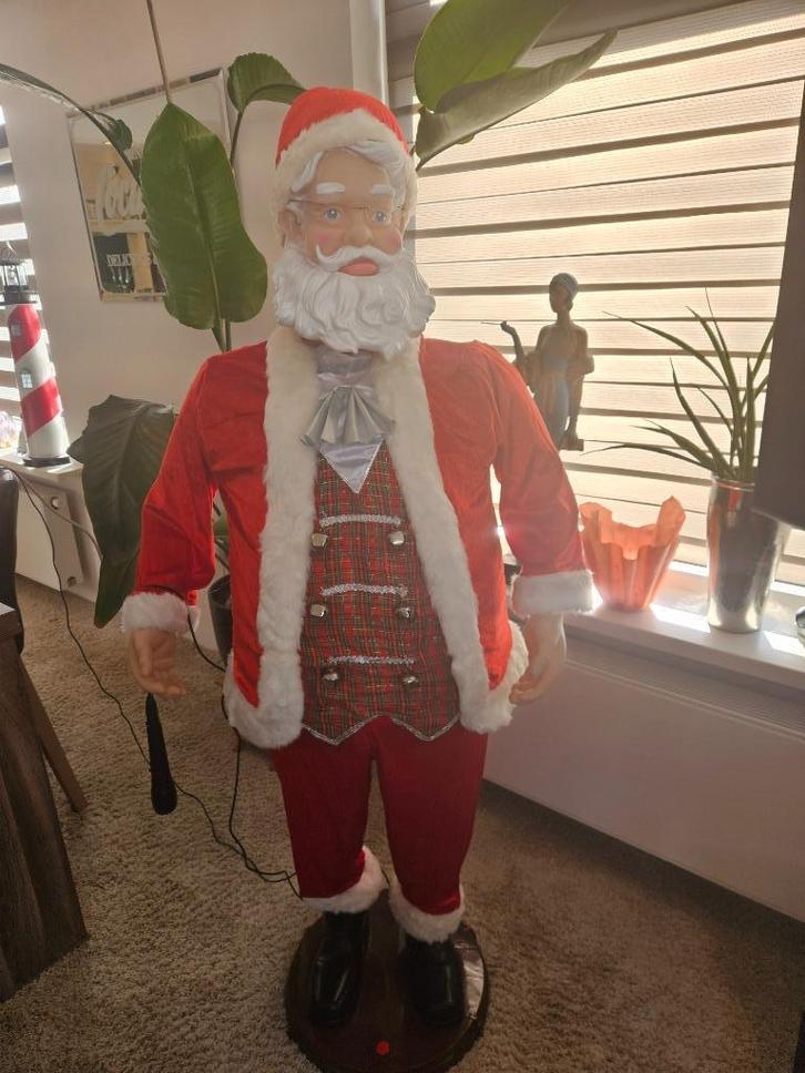 Kerstman met microfoon en zingt en danst zelf ook echt.  !!!, Diversen, Kerst, Zo goed als nieuw, Ophalen of Verzenden