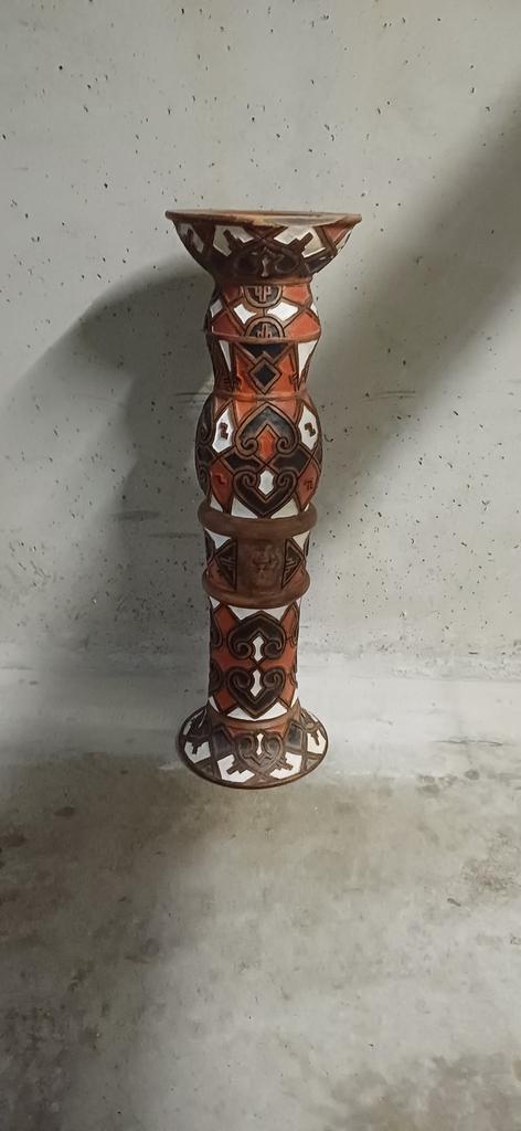 Braziliaanse vaas van terra cotta (handgemaakt), Huis en Inrichting, Woonaccessoires | Zuilen en Pilaren, Gebruikt, Ophalen
