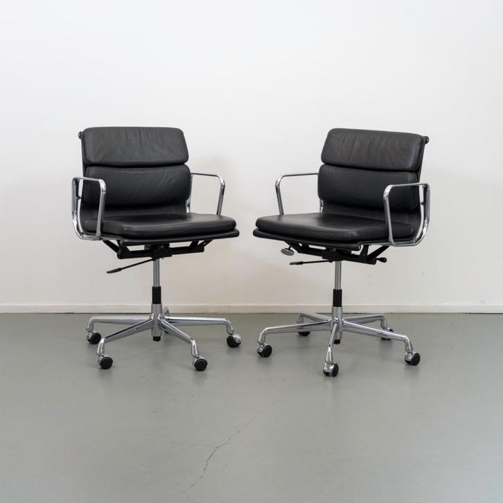 18x Vitra EA 217 Zwart Leer - Chroom, Huis en Inrichting, Bureaustoelen, Zo goed als nieuw, Bureaustoel, Zwart, Ophalen of Verzenden