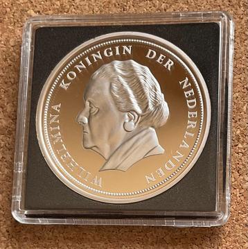 Penning Wilhelmina Moeder des Vaderland 1880-1962 verzilverd beschikbaar voor biedingen