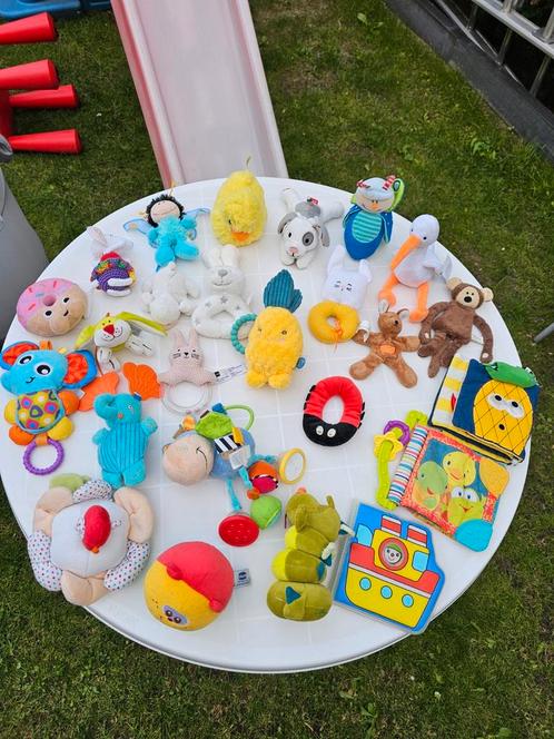 Baby Knuffel Knuffeldoekje babyboek Speelgoed, Kinderen en Baby's, Speelgoed | Babyspeelgoed, Gebruikt, Rammelaar, Met geluid