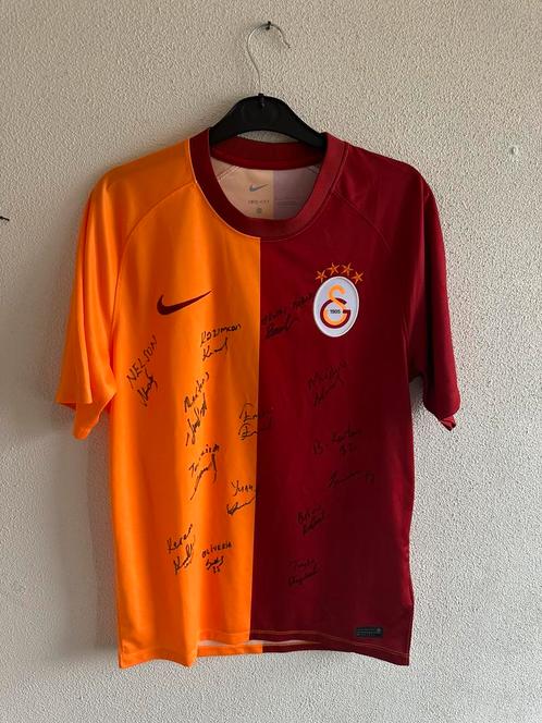 Galatasaray handtekeningen shirt 23/24, Verzamelen, Sportartikelen en Voetbal, Zo goed als nieuw, Shirt, Buitenlandse clubs, Ophalen of Verzenden