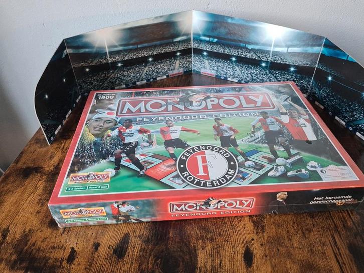 Monopoly Feyenoord Editie 2002 Nieuw in folie, Hobby en Vrije tijd, Gezelschapsspellen | Bordspellen, Nieuw, Drie of vier spelers