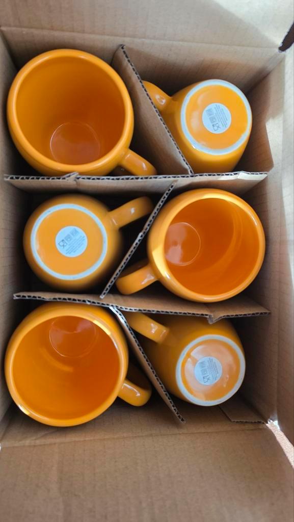 6x Chocomel Mokken + Onderzetters - Nieuw!, Huis en Inrichting, Keuken | Servies, Nieuw, Kop(pen) en/of Schotel(s), Effen, Keramiek