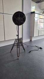 Driepotige Lamp London Grijs ZGAN, Ophalen, Led-lamp, E27 (groot), Zo goed als nieuw