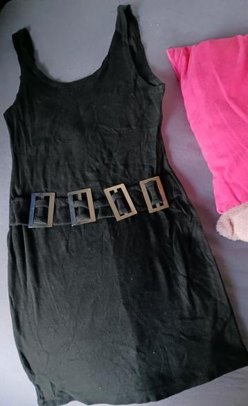 Mini jurkje zwart maat 38 + rode panty met zij motief beschikbaar voor biedingen