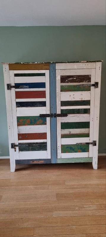 Sloophout kast met hanggedeelte - 153x56x178cm beschikbaar voor biedingen