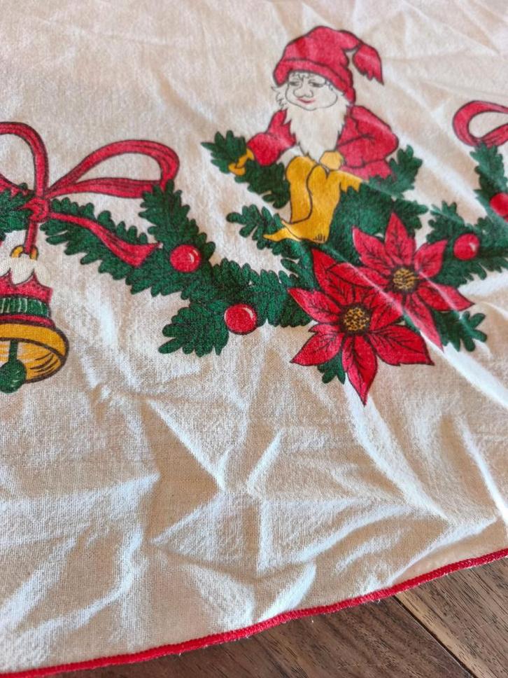 Groot rond vintage zweeds kersttafelkleed 1.40 m diameter, Diversen, Kerst, Zo goed als nieuw, Ophalen of Verzenden