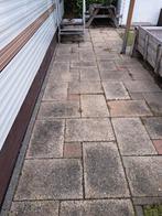 Tegels gratis +/ 45 mtr2 zelf uithalen, Tuin en Terras, Gebruikt, Ophalen of Verzenden, 10 m² of meer, Beton