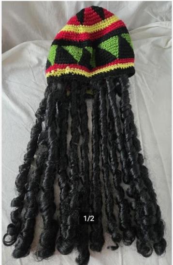 Muts met Dreadlocks haar beschikbaar voor biedingen