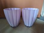 2 glazen paarse bloempotten, Overige materialen, Rond, Ophalen of Verzenden, Zo goed als nieuw