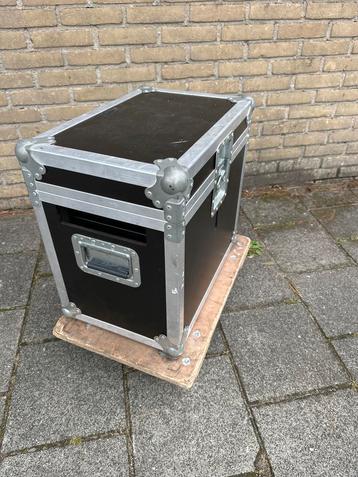 Swefog Ultimate 2000 Haze Generator in Flightcase beschikbaar voor biedingen