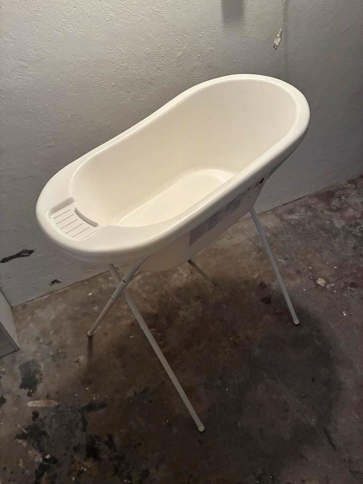 Babybadje met Standaard - Zo goed als nieuw, Kinderen en Baby's, Badjes en Verzorging, Zo goed als nieuw, Badje, Overige merken