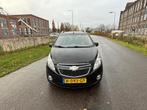 Chevrolet Spark 2014 Zwart NW APK✅, Auto's, Chevrolet, Voorwielaandrijving, 1206 cc, Zwart, 4 cilinders