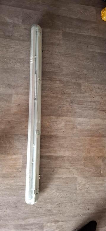 TL Armatuur - Nieuw met lamp  beschikbaar voor biedingen