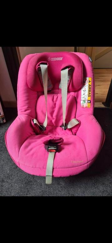 Isofix autostoel inclusief base. beschikbaar voor biedingen
