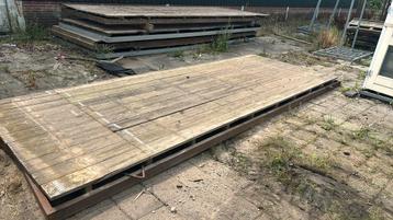 Verdiepingsvloeren / zolder beschikbaar voor biedingen
