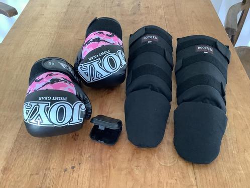 Kickboks set, Sport en Fitness, Vechtsporten en Zelfverdediging, Zo goed als nieuw, Overige, Vechtsportbescherming, Maat M, Ophalen of Verzenden