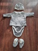 Baby kleding - rompertje met truitje, mutsje en slofjes, Kinderen en Baby's, Babykleding | Maat 50, Jongetje of Meisje, Zo goed als nieuw
