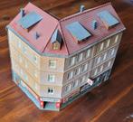 Prachtig hoekhuis, Hobby en Vrije tijd, Modeltreinen | H0, Overige merken, Gelijkstroom of Wisselstroom, Brug, Tunnel of Gebouw