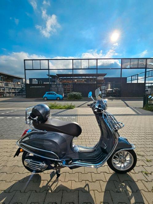 Vespa Primavera Touring 45 km bj 2022, Fietsen en Brommers, Scooters | Vespa, Zo goed als nieuw, Overige modellen, Ophalen