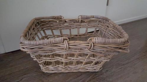 mand draagmand, Huis en Inrichting, Woonaccessoires | Schalen en Manden, Nieuw, Mand, Rechthoekig, Riet, Ophalen