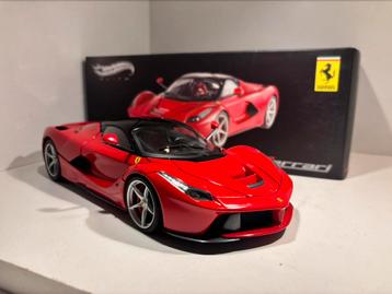 Ferrari Laferrari red hot wheels elite 1.18 beschikbaar voor biedingen