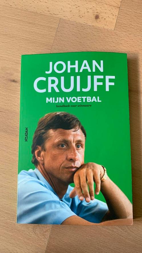 Johan Cruijff - Mijn voetbal, Boeken, Sportboeken, Zo goed als nieuw, Balsport, Ophalen of Verzenden