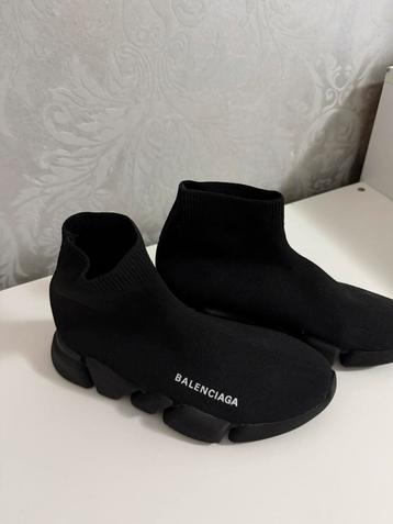 Balenciaga 39 nieuw laatste paar beschikbaar voor biedingen
