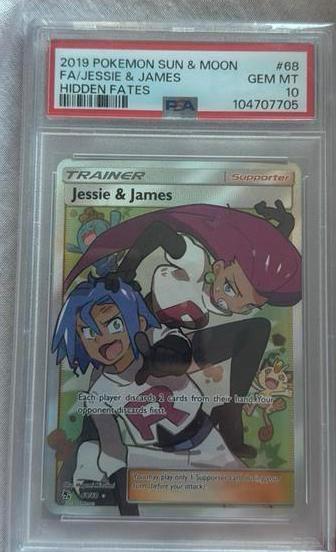 PSA 10 Jessie & James FA - Hidden Fates - Zeldzame kaart, Hobby en Vrije tijd, Verzamelkaartspellen | Pokémon, Zo goed als nieuw