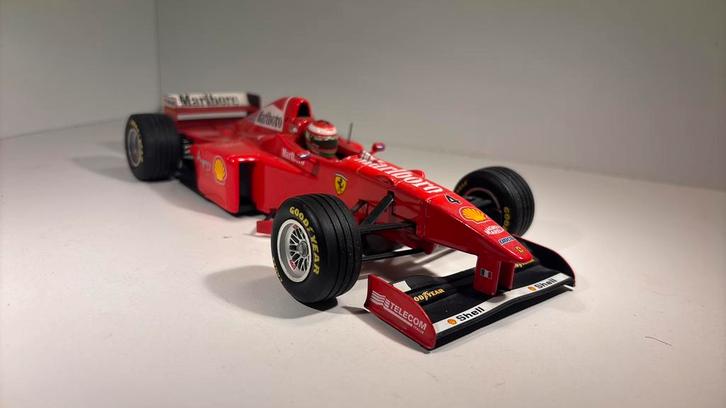 F1 Ferrari f310 /b 1997 irvine minichamps 1.18, Hobby en Vrije tijd, Modelauto's | 1:18, Zo goed als nieuw, Auto, Overige merken