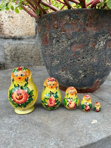 Vintage set van 5 matroesjka poppen handbeschilderd beschikbaar voor biedingen