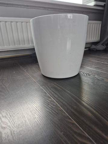 Bloempot Milano Luce 30x29 wit beschikbaar voor biedingen