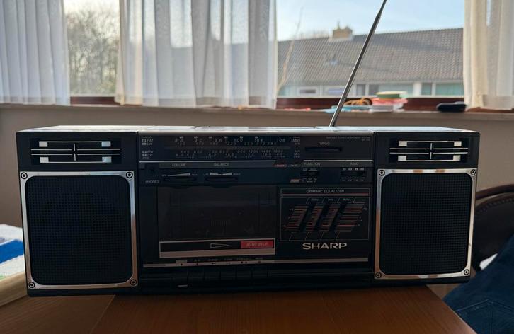Vintage Radio Cassettespeler met Boxen van Sharp, Audio, Tv en Foto, Radio's, Gebruikt, Radio, Ophalen