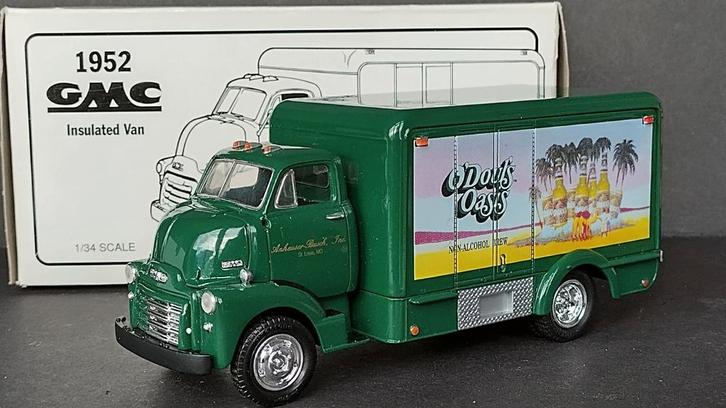 GMC 1952 Anheuser Busch Budweiser 1:34 First Gear Pol, Hobby en Vrije tijd, Modelauto's | Overige schalen, Zo goed als nieuw, Auto
