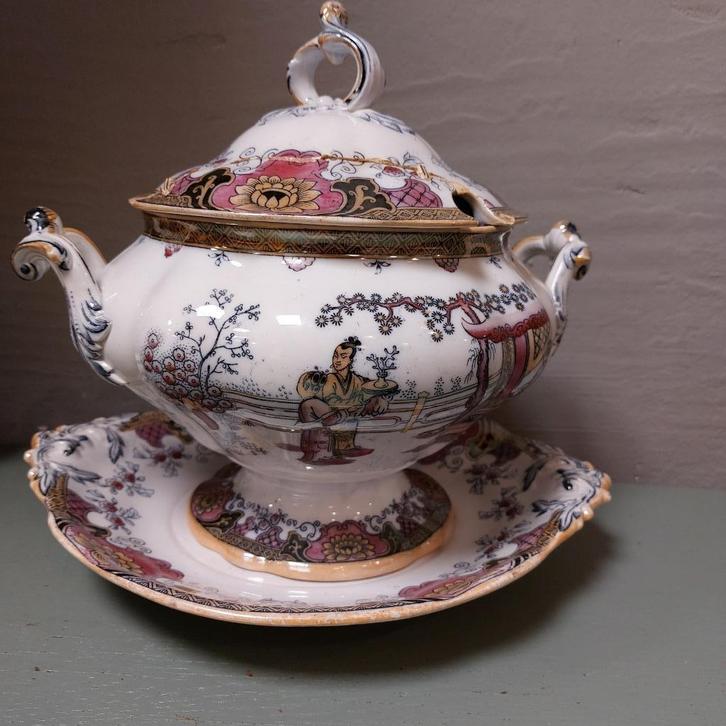 Antieke terrine boch freres Canton, datering 1865 gekramd, Antiek en Kunst, Antiek | Servies los, Ophalen of Verzenden