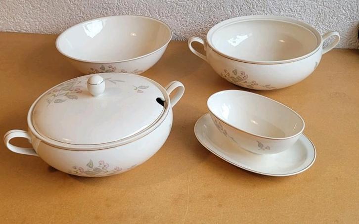 Dinerschalenset " Petrus Regout" porselein  Maastricht, Antiek en Kunst, Antiek | Porselein, Ophalen of Verzenden