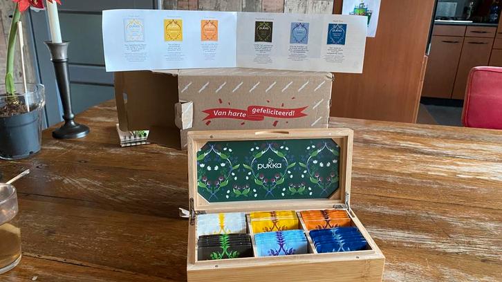 Mooie robuuste bamboe theedozen met Pukka thee inhoud, Diversen, Levensmiddelen, Ophalen of Verzenden