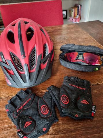 Mountainbike: Helm, Handschoenen, Bril - in zeer goede staat beschikbaar voor biedingen
