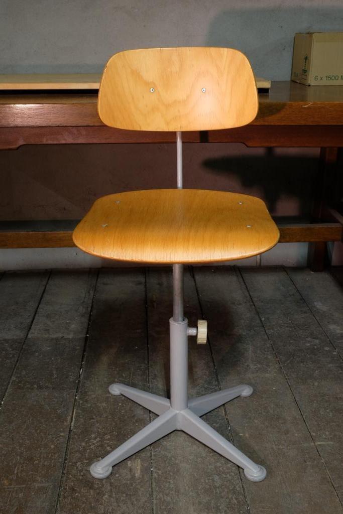Vintage industriele bureaustoel ontwerp Friso Kramer '60, Huis en Inrichting, Bureaustoelen, Gebruikt, Bureaustoel, Overige kleuren