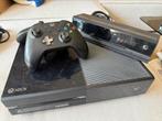 Niet werkende Xbox One (Day One) 500GB + Kinect!, Spelcomputers en Games, Spelcomputers | Xbox One, 500 GB, Xbox One, Met 2 controllers