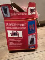 Vluchtladder 3,9m brede treden, Ophalen of Verzenden, Zo goed als nieuw, Ladder, Opvouwbaar of Inschuifbaar