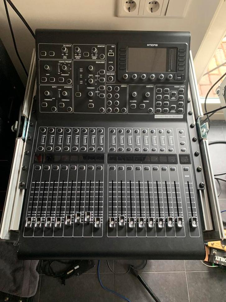 DR 32 digitale mengtafel. Evt. met DL32, Muziek en Instrumenten, Mengpanelen, Zo goed als nieuw, 20 kanalen of meer, Ophalen of Verzenden