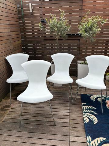 4 witte scandinavische eetkamerstoelen stoelen beschikbaar voor biedingen