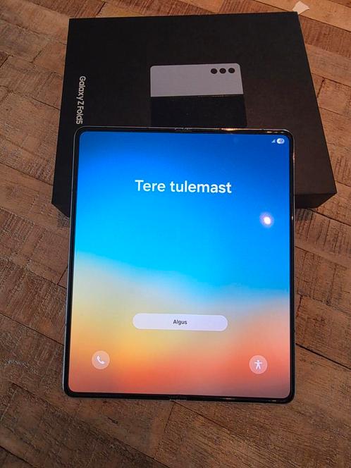 Samsung Z Fold 5 256 GB | Nieuwstaat | Met Spigen hoes, Telecommunicatie, Mobiele telefoons | Samsung, Zo goed als nieuw, Galaxy Z Fold