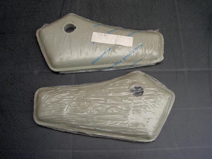 nos setje zij deksels 434-10.110 en 111 in de ovp!, Fietsen en Brommers, Brommeronderdelen | Zundapp, Nieuw, Overige typen, Ophalen of Verzenden