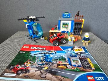 Lego 10751 - Politieachtervolging in de bergen beschikbaar voor biedingen