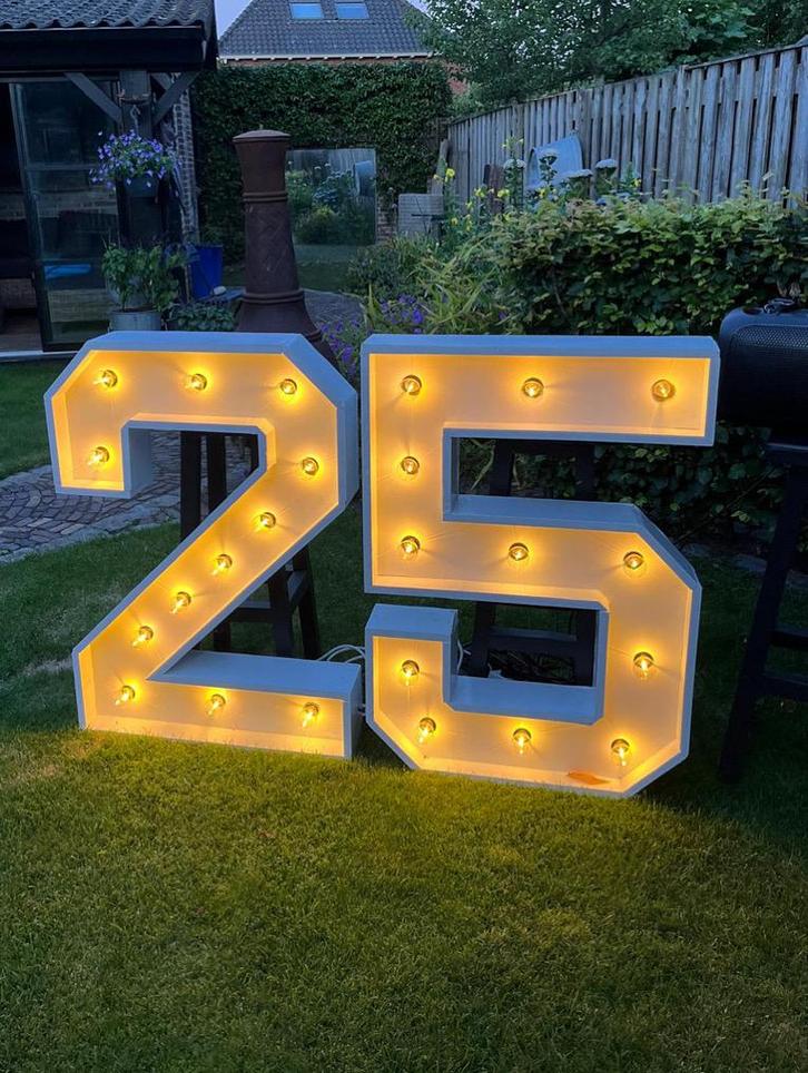 1,2 en 5 Lichtcijfers / Festivalcijfers / Circuscijfers, Hobby en Vrije tijd, Feestartikelen | Verhuur, Zo goed als nieuw, Verjaardag